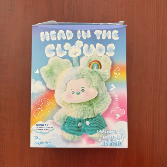 MINISO Disney Mickey Head in The Clouds Vinyl Plush Pendant Keychain - Red Cloud - Picture 2 of 10